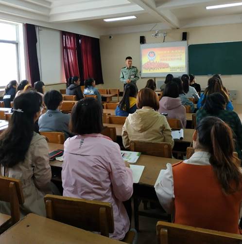 说明: H:\活动照片\2018-2019第一学期\消防讲座\微信图片_20180928161903.jpg