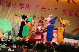 说明:E:\2015-2016第二学期\六一汇演\新建文件夹\OS6A4703.JPG